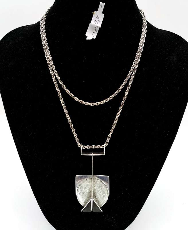 Midcentury-Modern sterling silver necklace set with geometric black stone