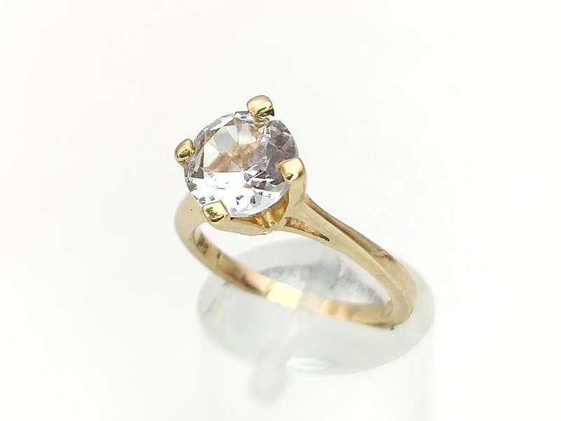 Vintage classic white sapphire ring (9ct gold)