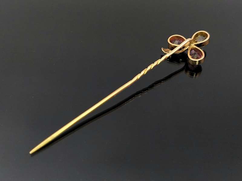 Tri-colour topaz, diamond & 14ct gold shamrock stick pin
