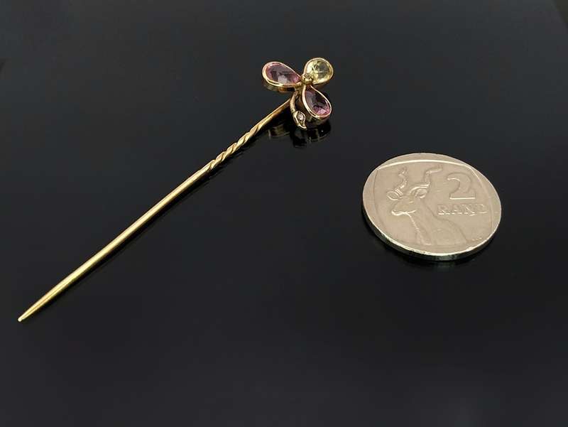 Tri-colour topaz, diamond & 14ct gold shamrock stick pin