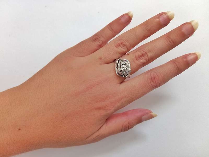 Stunning 18ct white gold & diamond ring (0.40cts)