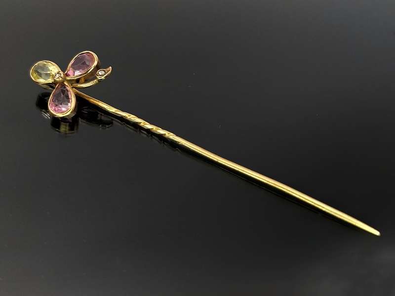 Tri-colour topaz, diamond & 14ct gold shamrock stick pin