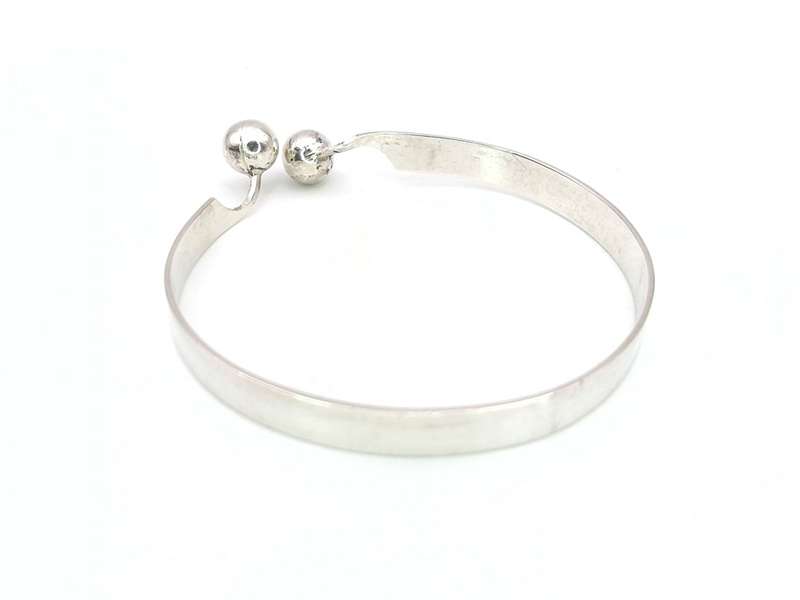 Midcentury-Modern Swedish sterling silver bangle