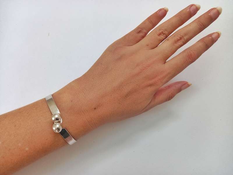 Midcentury-Modern Swedish sterling silver bangle