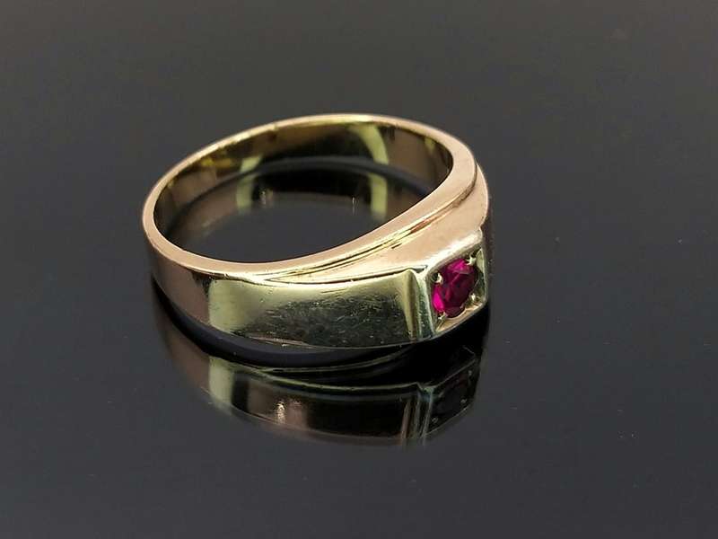 Vintage 9ct gold & ruby ring
