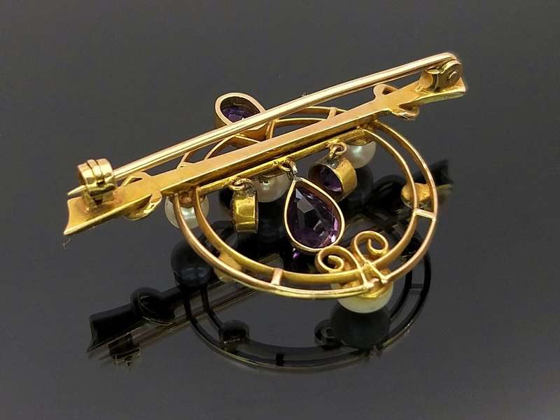 Special Edwardian amethyst and pearl brooch (9ct gold)
