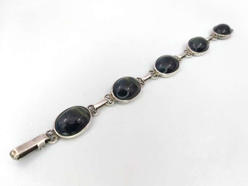 Midcentury-Modern hawk's eye bracelet (sterling silver)