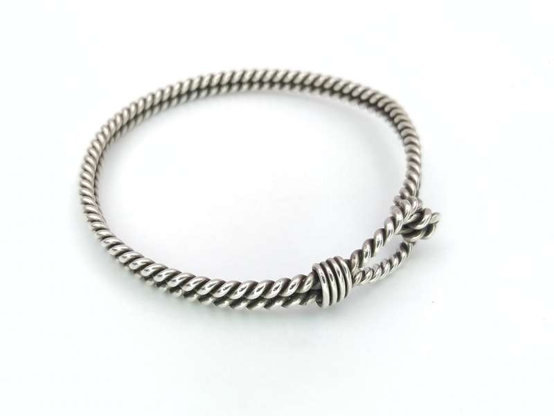Vintage sterling silver twisted rope bangle (1970s)