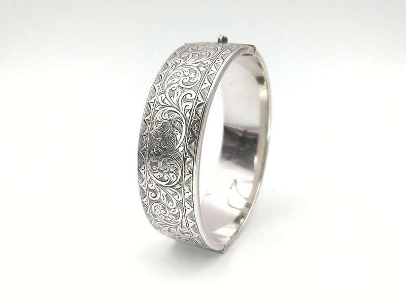 Antique sterling silver hinged bangle