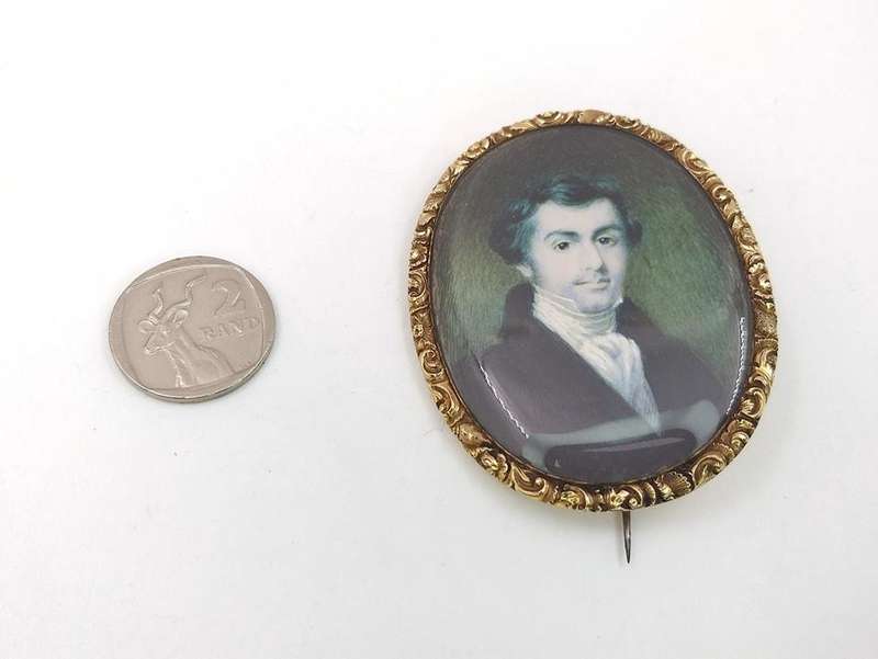 Antique 18ct gold memento mori locket with miniature oil painting