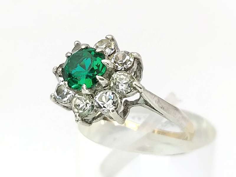 Vintage green & white cubic zirconia ring (9ct gold)
