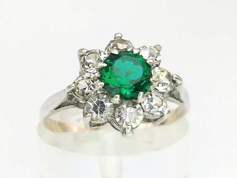Vintage green & white cubic zirconia ring (9ct gold)