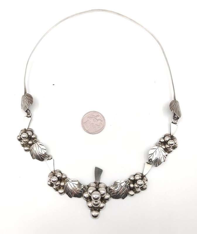 Midcentury Modern sterling silver grapes choker necklace (Taxco, Mexico)