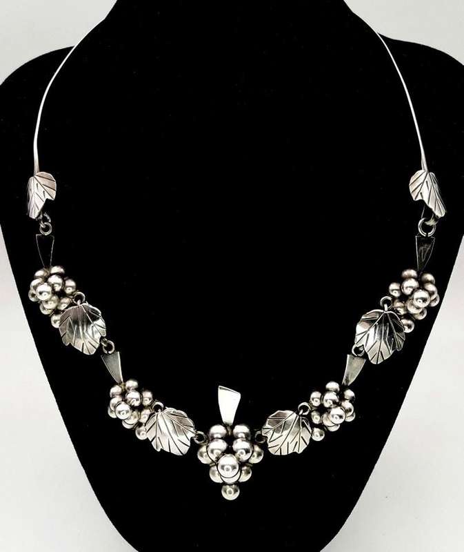 Midcentury Modern sterling silver grapes choker necklace (Taxco, Mexico)
