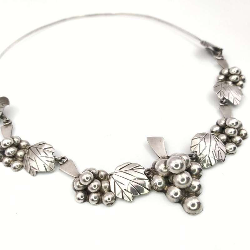 Midcentury Modern sterling silver grapes choker necklace (Taxco, Mexico)