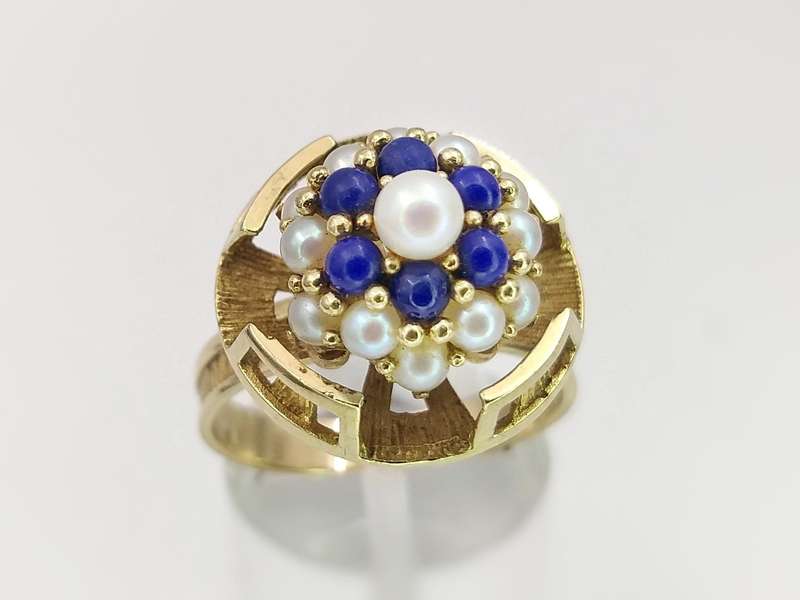 Sumptuous 10ct yellow gold lapis lazuli & pearl ring