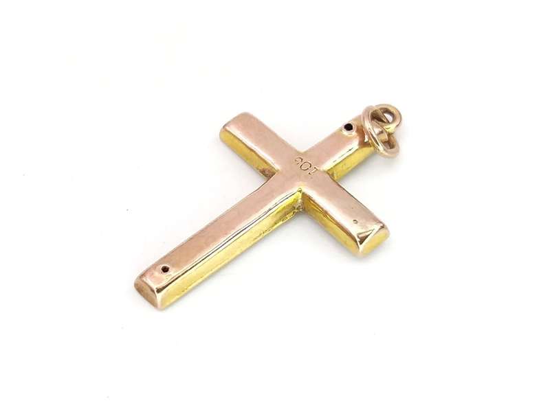 Vintage embossed 9ct gold gold cross pendant