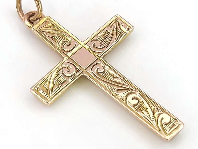 Vintage embossed 9ct gold gold cross pendant