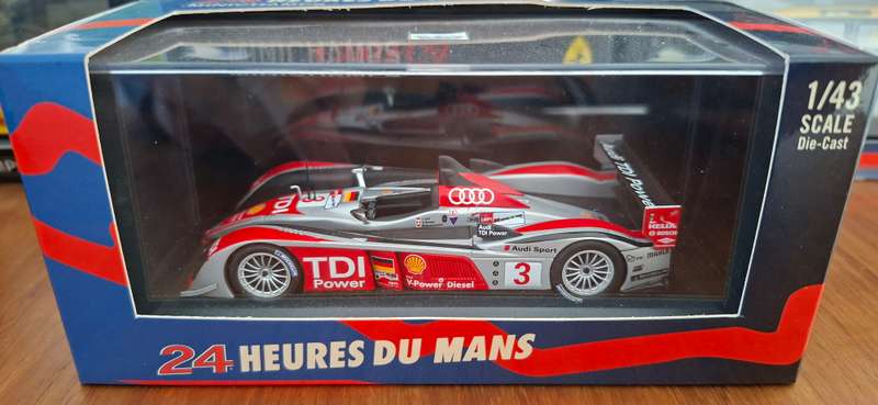 Audi R10 TDi 2008