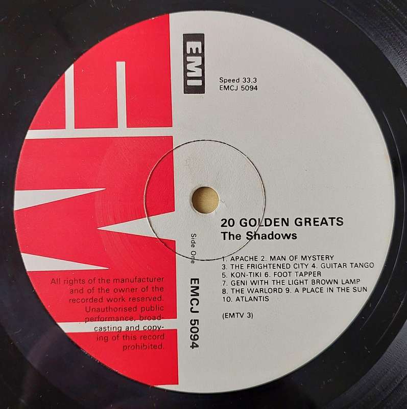 THE SHADOWS - 20 GOLDEN GREATS (RHODESIA) ***LABEL ERROR ***