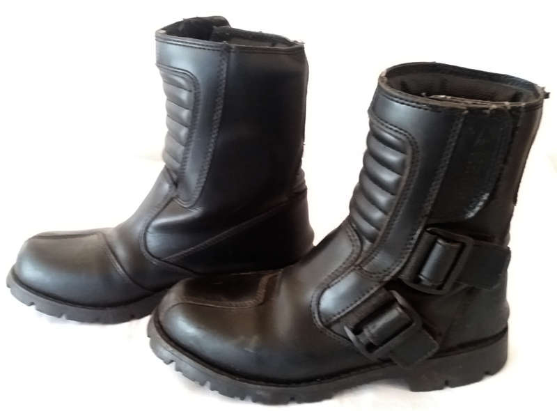 Vixen motorcycle leather boots - women size 6
