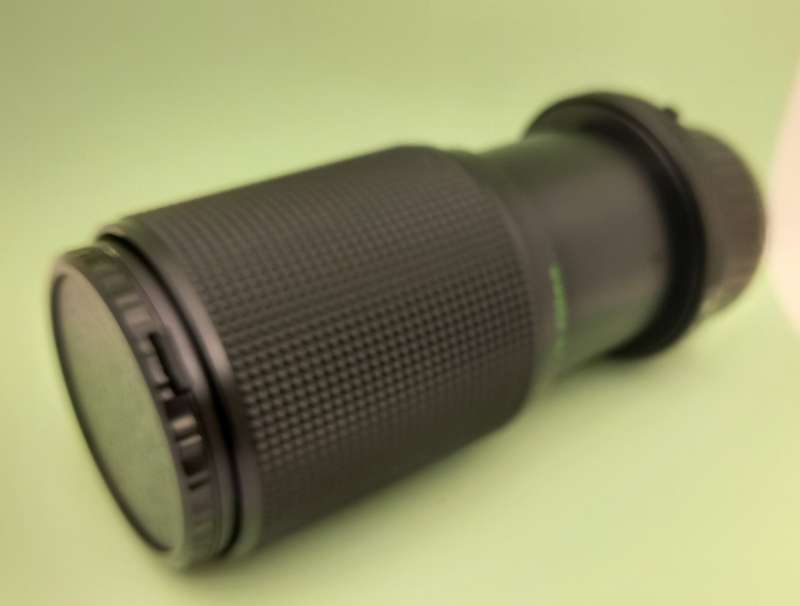 Pre-owned Makinon MC Zoom F70-200m 14,5  - 55mm Auto Focus Lens with bag and caps