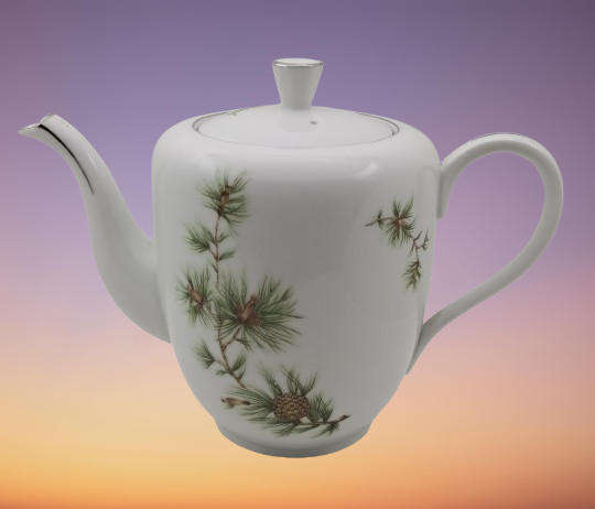 Vintage Royal Avon Tea Pot 170x250x125mm