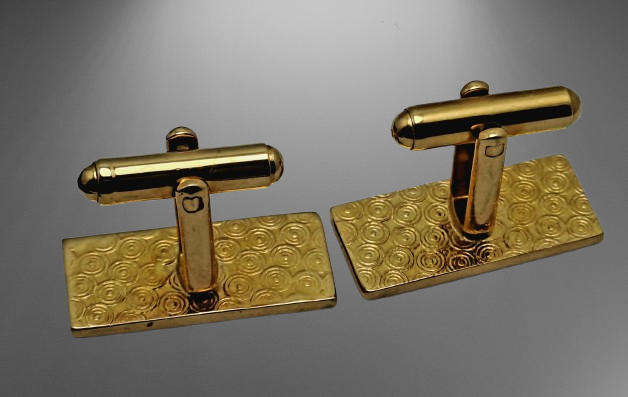 A Pair of Vintage Sanlam Properties Cufflinks  -No Box