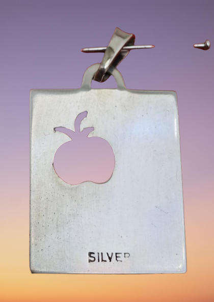 Vintage Sterling Silver Disc with Apple Pendant- Unused with No Engraving on It -3,64 Grams