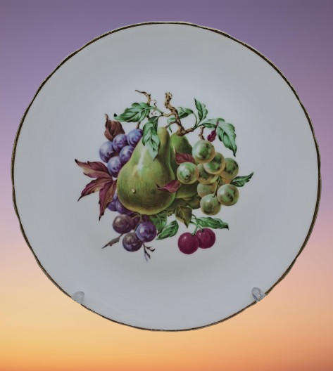 A Vintage TUSCAN Fine Bone China Fruit design Plate Made in England.