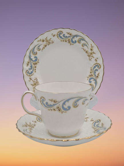 Vintage Royal Grafton MARLBOROUGH TRIO -Fine Bone China-(6 Available)