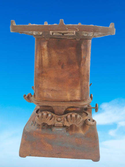 Early 1900`s Antique Cast Iron Twin Beatrice No 11 Kerosene stove -Copper plated