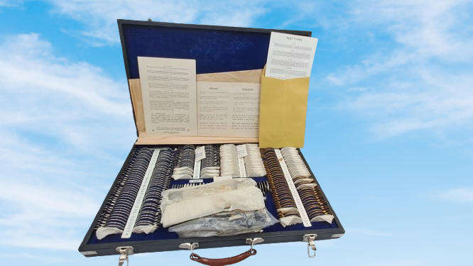 Large Vintage Oculus Optometrist / Ophthalmological Lens Kit Complete with Large Wallchart-Germany