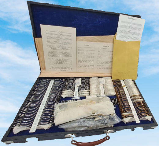 Large Vintage Oculus Optometrist / Ophthalmological Lens Kit Complete with Large Wallchart-Germany