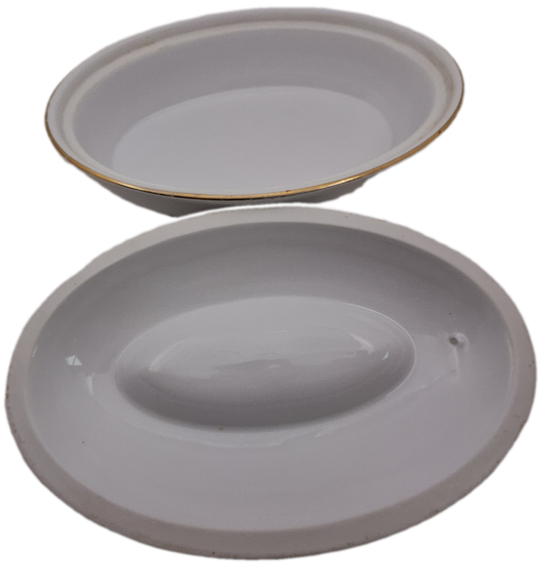 Vintage Royal Worcester Porcelain Gold Handle Casserole Baking Dish with lid shape 22 size 3(used)