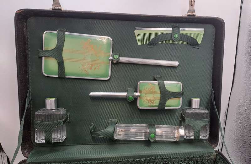 Large Vintage Dickenson Leather Travel case with Green Ladies Travel Set
