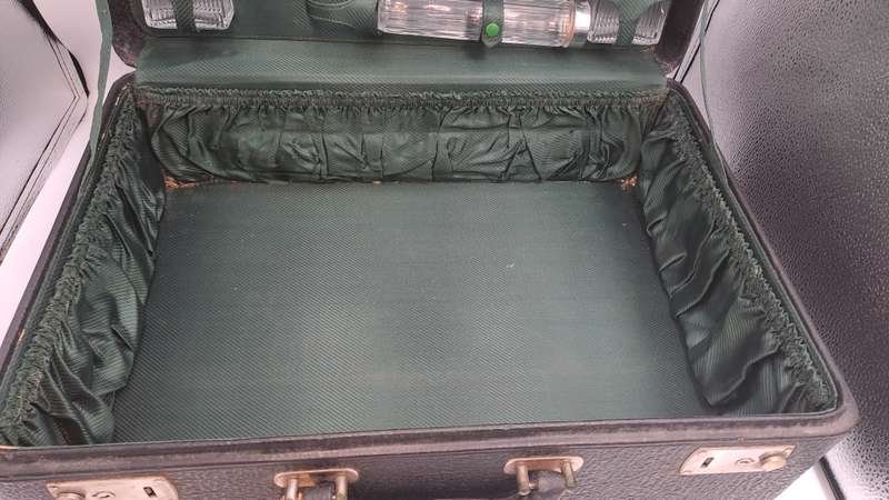 Large Vintage Dickenson Leather Travel case with Green Ladies Travel Set