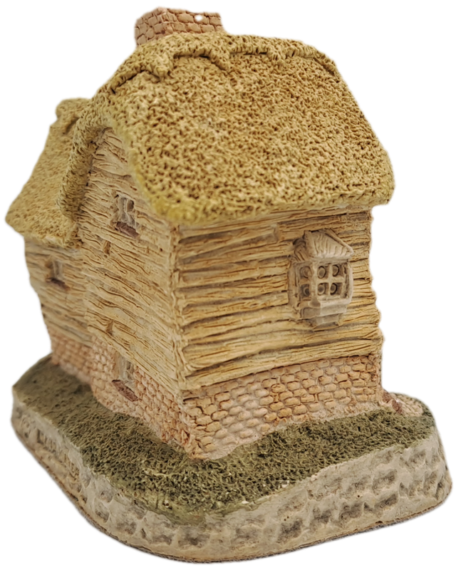 1982 David Winter Cottage Collection "The Village Shop" Hand Made in Great Britain.