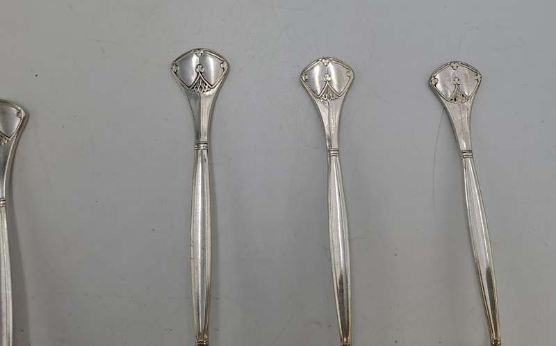 4 Vintage M&RS Permanent plate serving spoons with shell bowls Rd.no.240300 Made in Sheffield Eng.