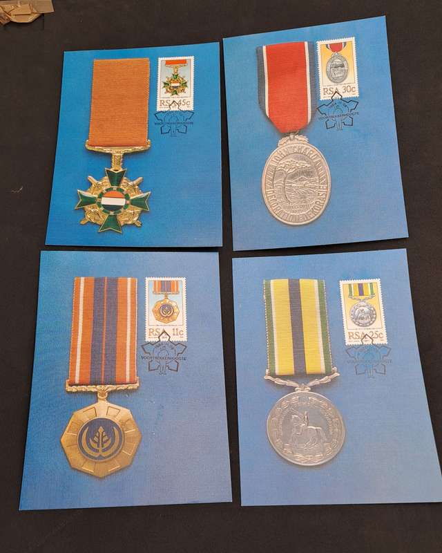 1984 RSA Military Medals and Decorations 2 FD Covers S12 and 4.10 + 4 Maxi Cards+ Stamp set