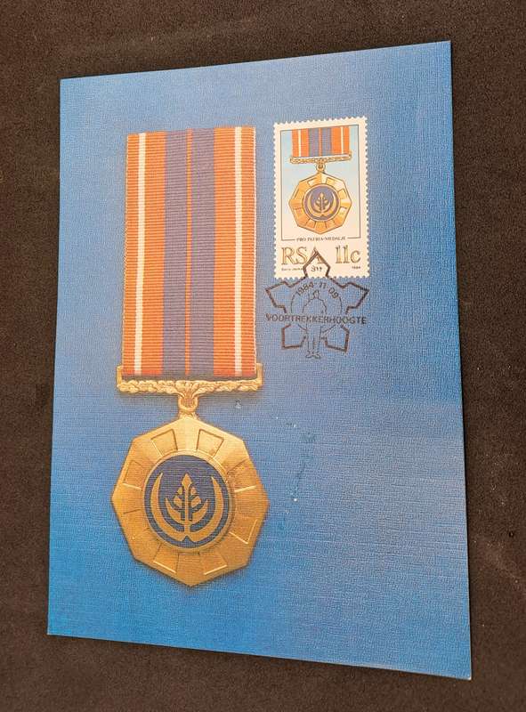 1984 RSA Military Medals and Decorations 2 FD Covers S12 and 4.10 + 4 Maxi Cards+ Stamp set