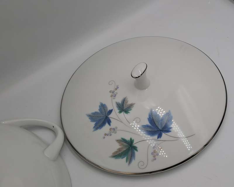 Rare!! 1950's Noritake "Vintage" 618 Royal Ceramic's -Tureen with Lid  Made in JAPAN