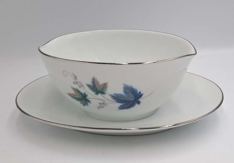Rare!! 1950's Noritake "Vintage" 618 Royal Ceramic's -Gravy Boat with attached underplate -JAPAN