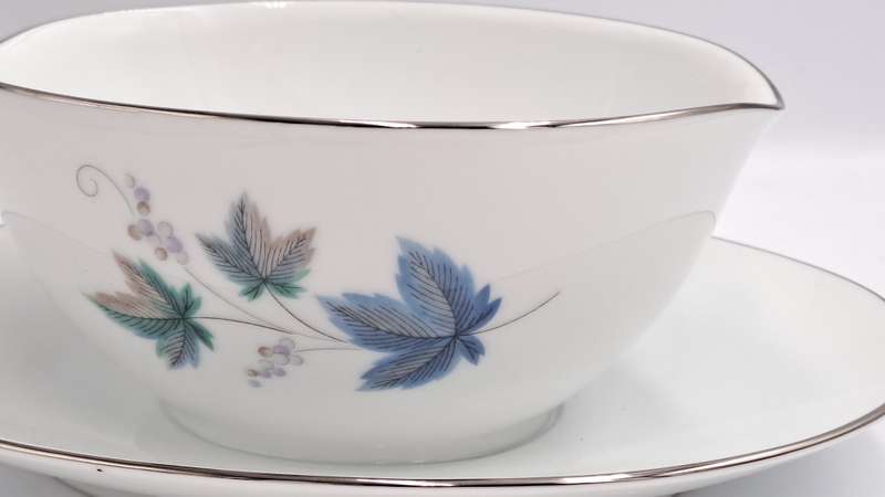 Rare!! 1950's Noritake "Vintage" 618 Royal Ceramic's -Gravy Boat with attached underplate -JAPAN