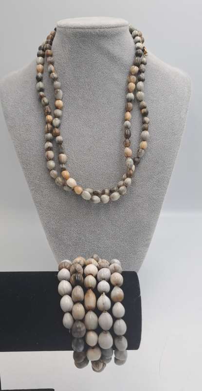 Vintage seed Bead Necklace 112cm with Matching Bracelet with Memory Wire -63cm