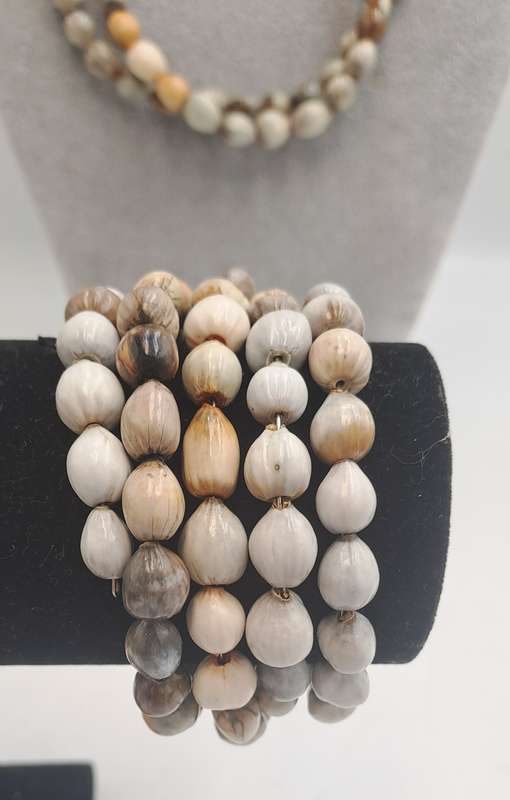 Vintage seed Bead Necklace 112cm with Matching Bracelet with Memory Wire -63cm