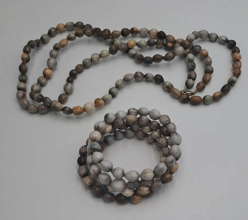 Vintage seed Bead Necklace 112cm with Matching Bracelet with Memory Wire -63cm