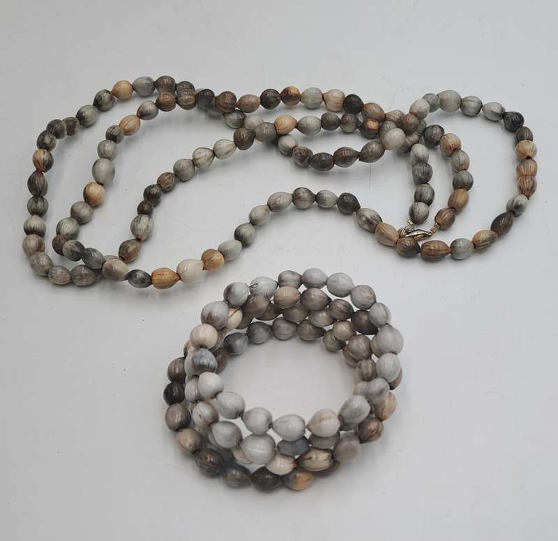 Vintage seed Bead Necklace 112cm with Matching Bracelet with Memory Wire -63cm