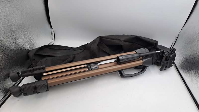 Large MI-3730 Aluminium  Camera Tripod with bag -  Water level adjustments 1,8m Plus