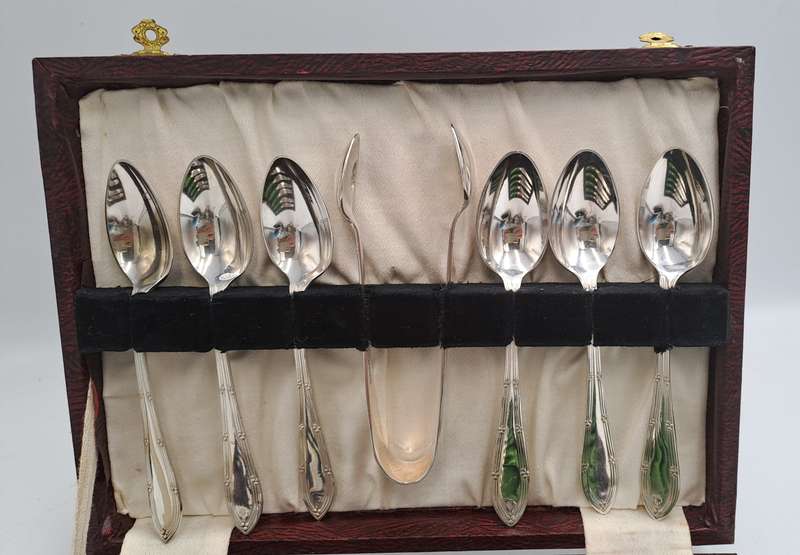 13pc Antique /Vintage EPNS Knife and spoon set with tongs-Green Bakelite Handle's -Boxed